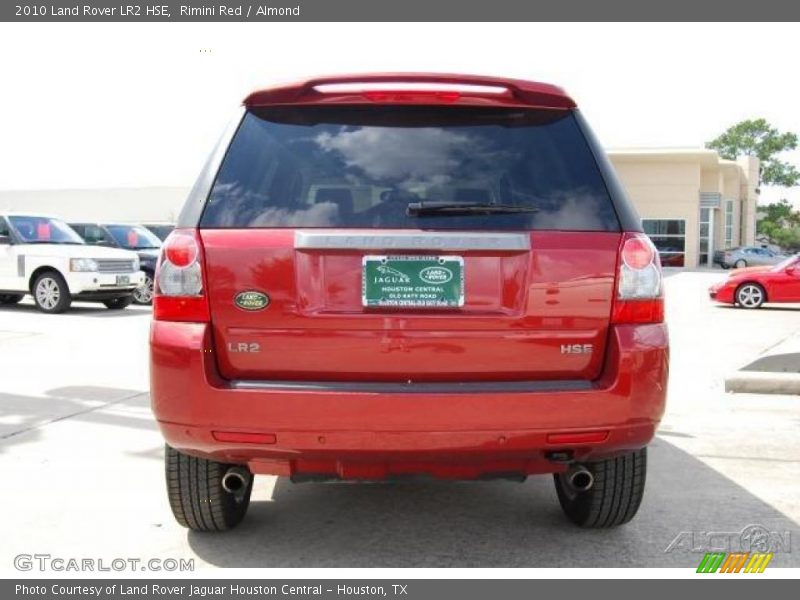 Rimini Red / Almond 2010 Land Rover LR2 HSE