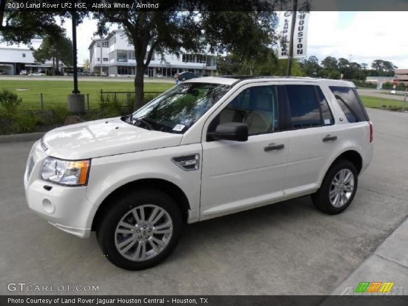 Alaska White / Almond 2010 Land Rover LR2 HSE