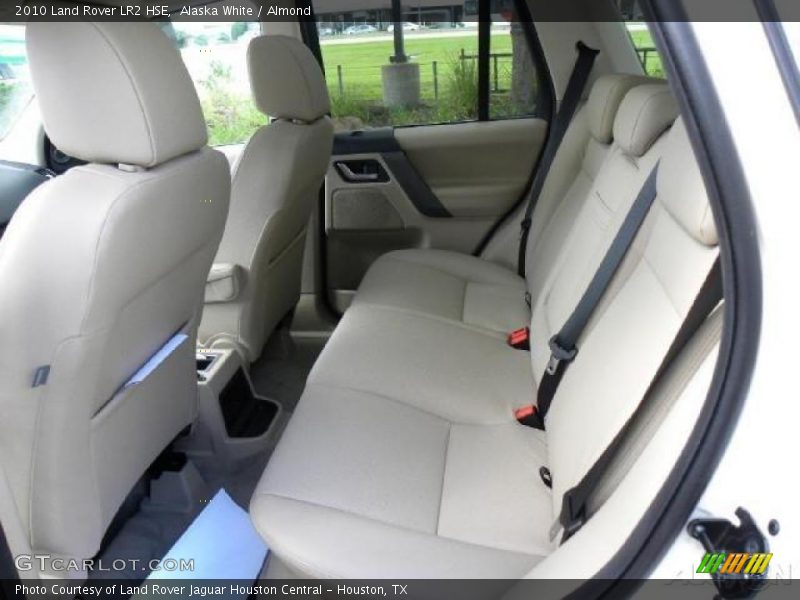 Alaska White / Almond 2010 Land Rover LR2 HSE