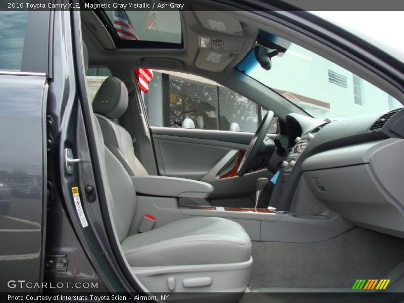Magnetic Gray Metallic / Ash Gray 2010 Toyota Camry XLE