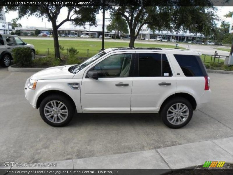 Alaska White / Almond 2010 Land Rover LR2 HSE