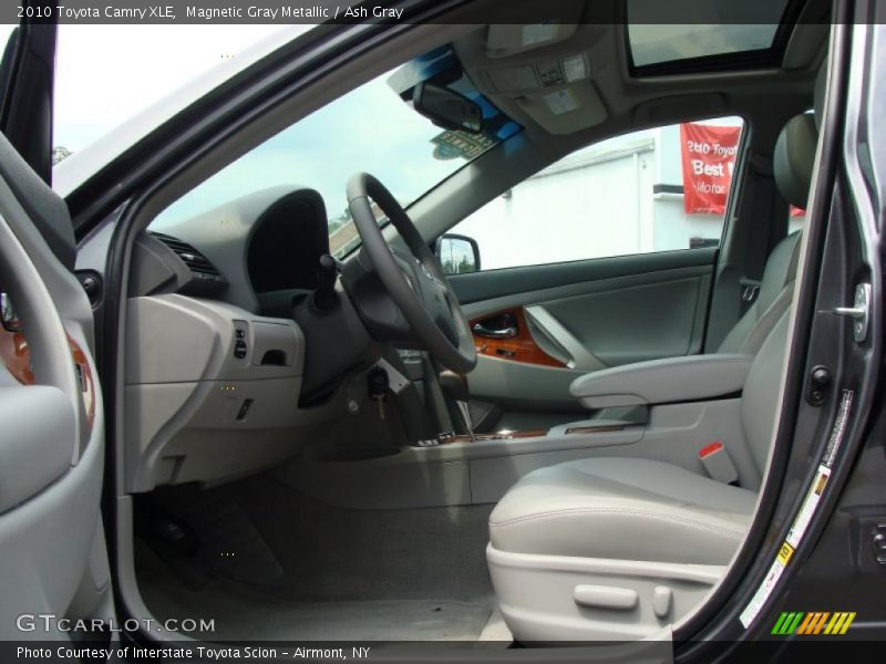 Magnetic Gray Metallic / Ash Gray 2010 Toyota Camry XLE