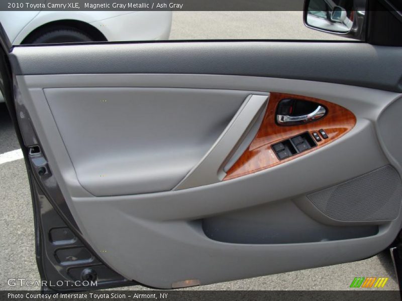 Magnetic Gray Metallic / Ash Gray 2010 Toyota Camry XLE