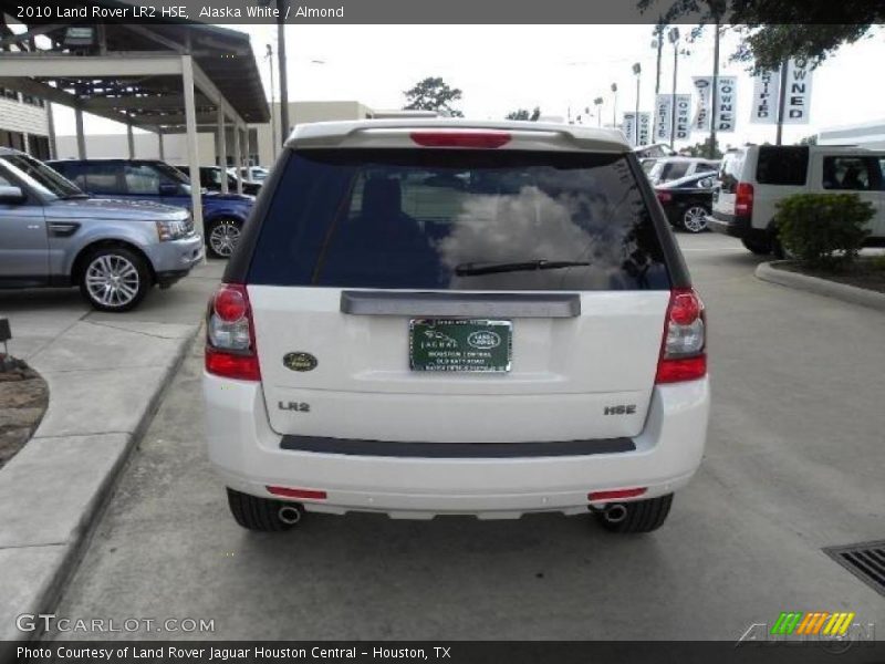 Alaska White / Almond 2010 Land Rover LR2 HSE