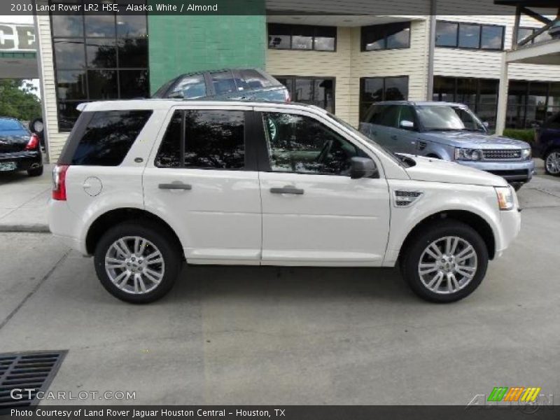 Alaska White / Almond 2010 Land Rover LR2 HSE