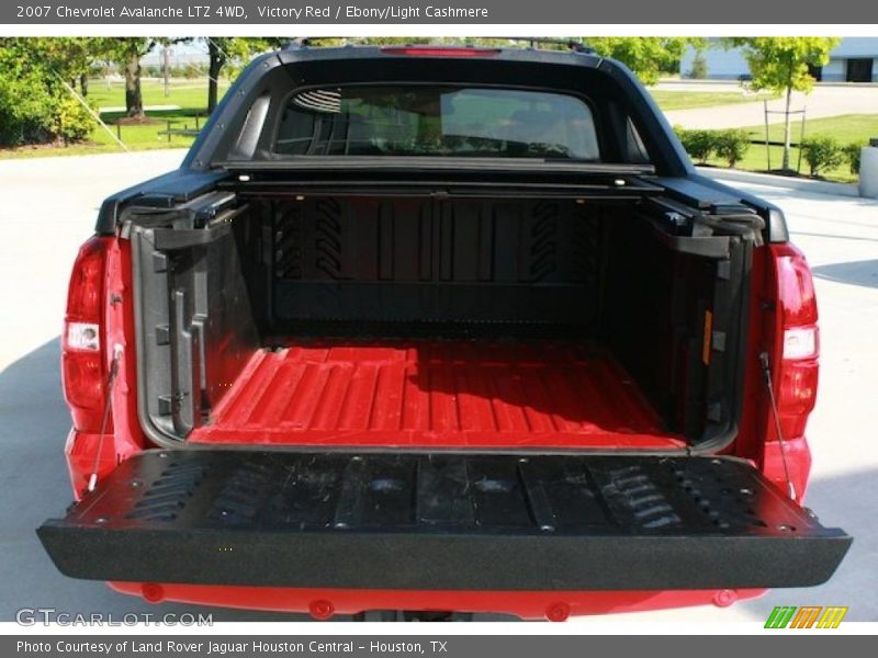 Victory Red / Ebony/Light Cashmere 2007 Chevrolet Avalanche LTZ 4WD
