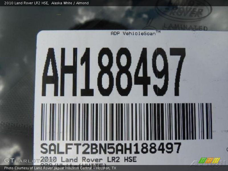 Alaska White / Almond 2010 Land Rover LR2 HSE
