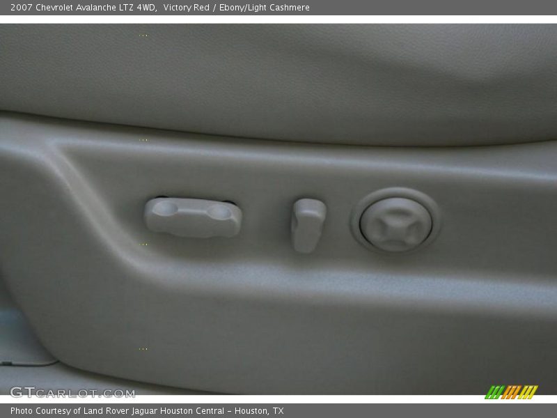 Victory Red / Ebony/Light Cashmere 2007 Chevrolet Avalanche LTZ 4WD