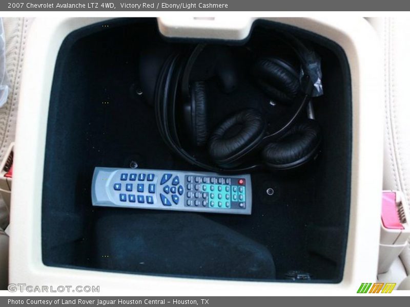 Victory Red / Ebony/Light Cashmere 2007 Chevrolet Avalanche LTZ 4WD