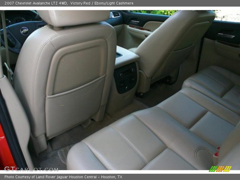 Victory Red / Ebony/Light Cashmere 2007 Chevrolet Avalanche LTZ 4WD