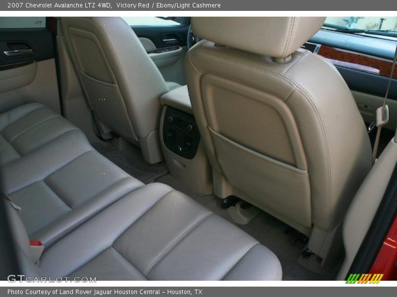 Victory Red / Ebony/Light Cashmere 2007 Chevrolet Avalanche LTZ 4WD