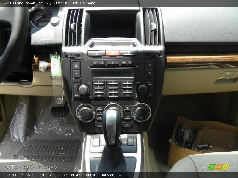 Santorini Black / Almond 2010 Land Rover LR2 HSE
