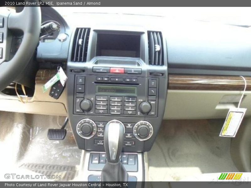 Ipanema Sand / Almond 2010 Land Rover LR2 HSE
