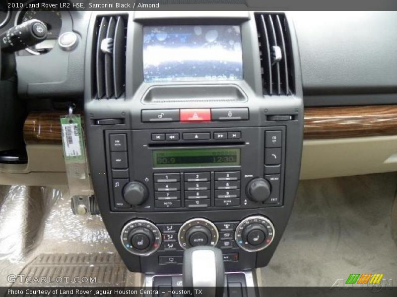 Santorini Black / Almond 2010 Land Rover LR2 HSE