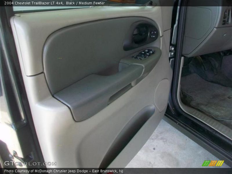 Black / Medium Pewter 2004 Chevrolet TrailBlazer LT 4x4