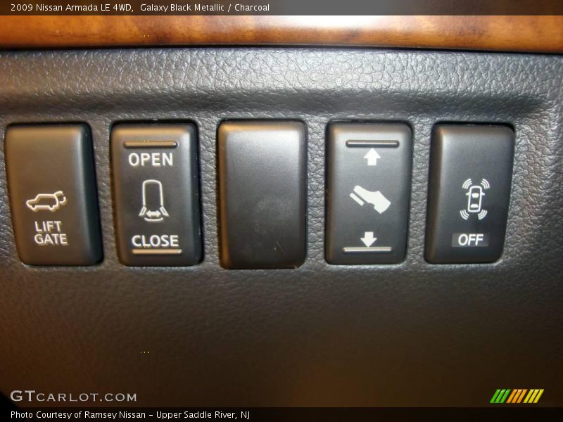 Galaxy Black Metallic / Charcoal 2009 Nissan Armada LE 4WD