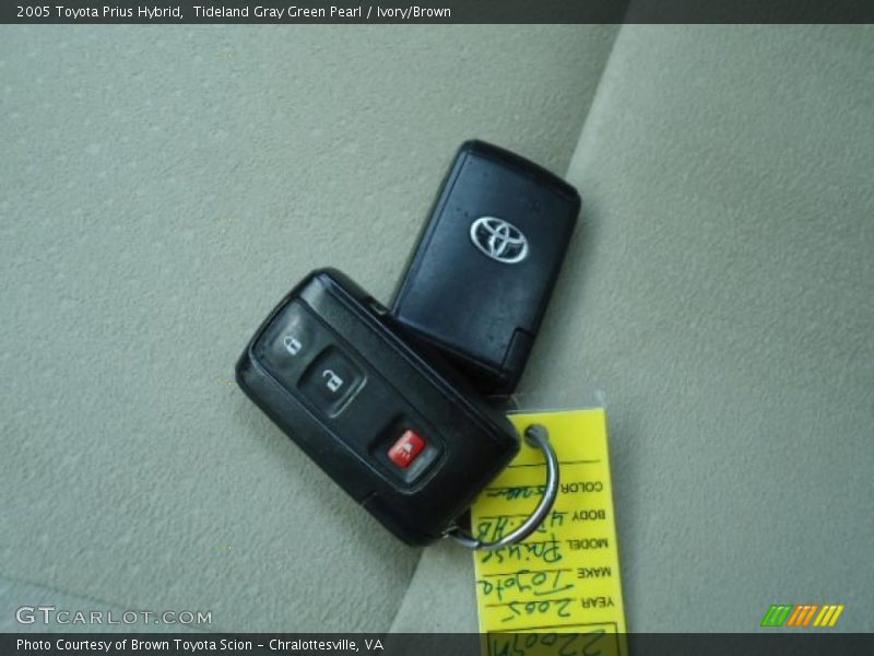 Tideland Gray Green Pearl / Ivory/Brown 2005 Toyota Prius Hybrid