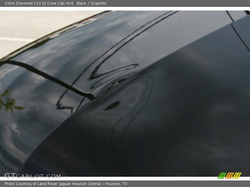 Black / Graphite 2004 Chevrolet S10 LS Crew Cab 4x4