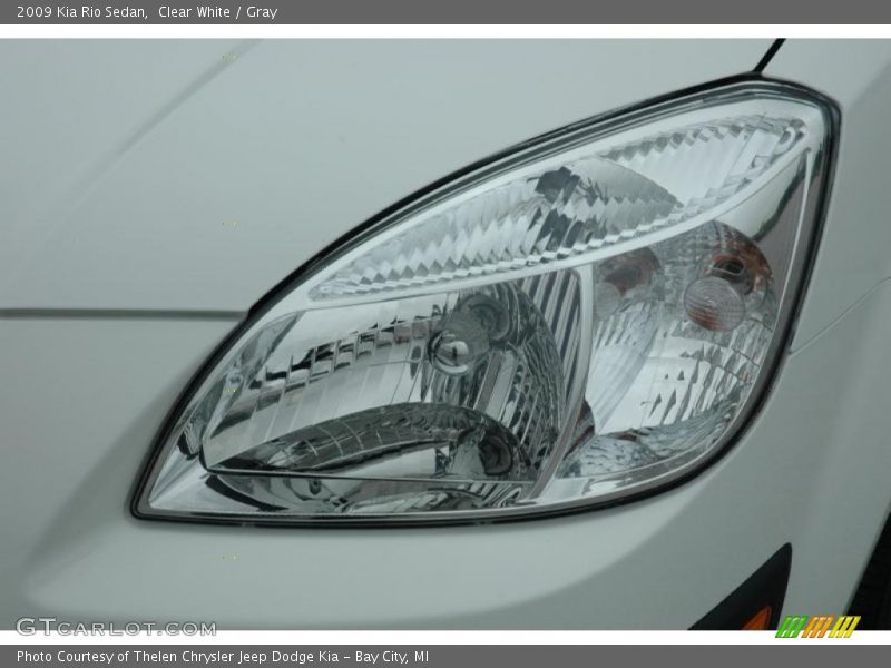 Clear White / Gray 2009 Kia Rio Sedan
