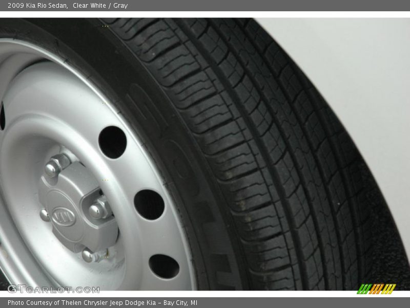 Clear White / Gray 2009 Kia Rio Sedan