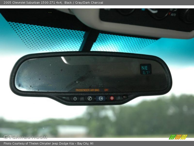 Black / Gray/Dark Charcoal 2005 Chevrolet Suburban 1500 Z71 4x4