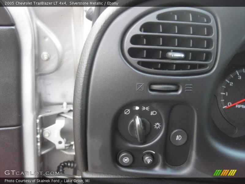 Silverstone Metallic / Ebony 2005 Chevrolet TrailBlazer LT 4x4