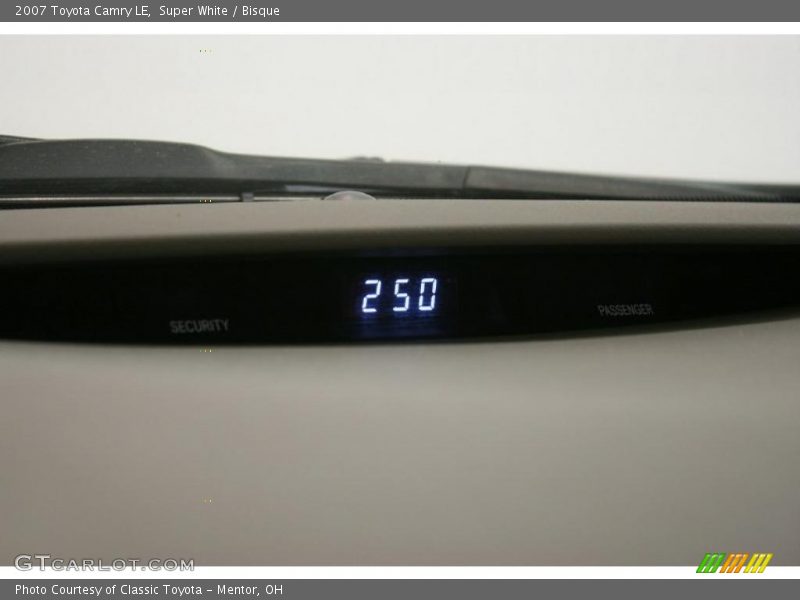 Super White / Bisque 2007 Toyota Camry LE