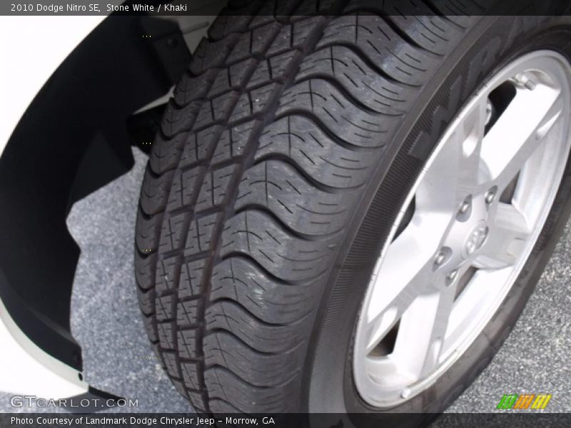 Stone White / Khaki 2010 Dodge Nitro SE