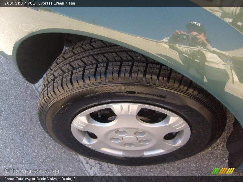Cypress Green / Tan 2006 Saturn VUE