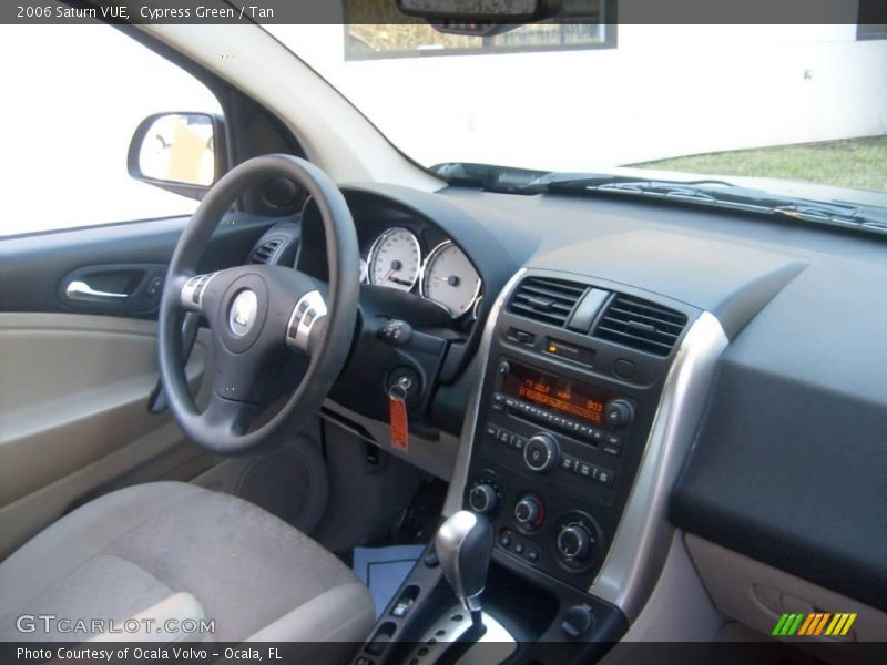 Cypress Green / Tan 2006 Saturn VUE
