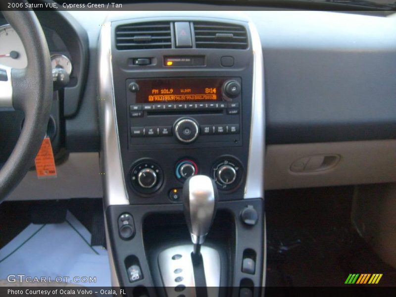 Cypress Green / Tan 2006 Saturn VUE
