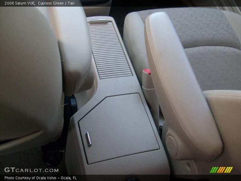 Cypress Green / Tan 2006 Saturn VUE