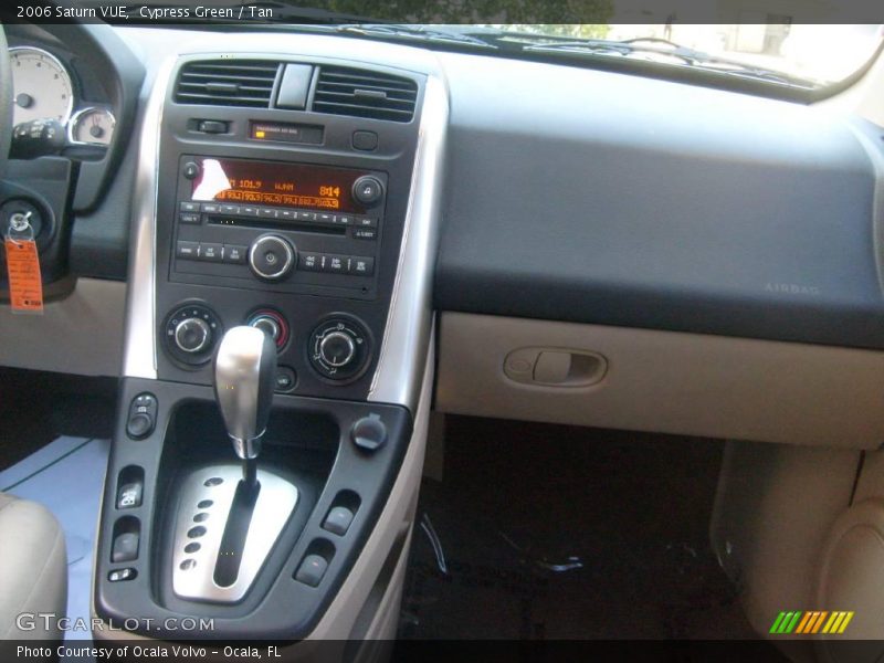 Cypress Green / Tan 2006 Saturn VUE
