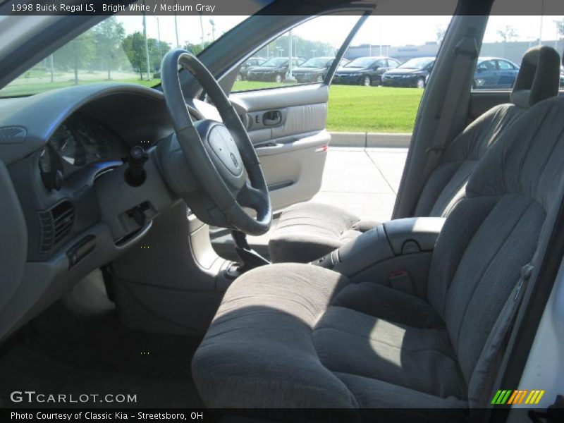 Bright White / Medium Gray 1998 Buick Regal LS