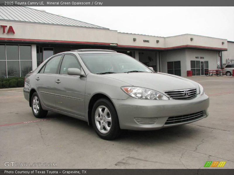 Mineral Green Opalescent / Gray 2005 Toyota Camry LE