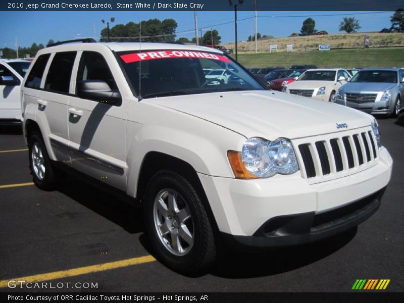 Stone White / Dark Slate Gray 2010 Jeep Grand Cherokee Laredo