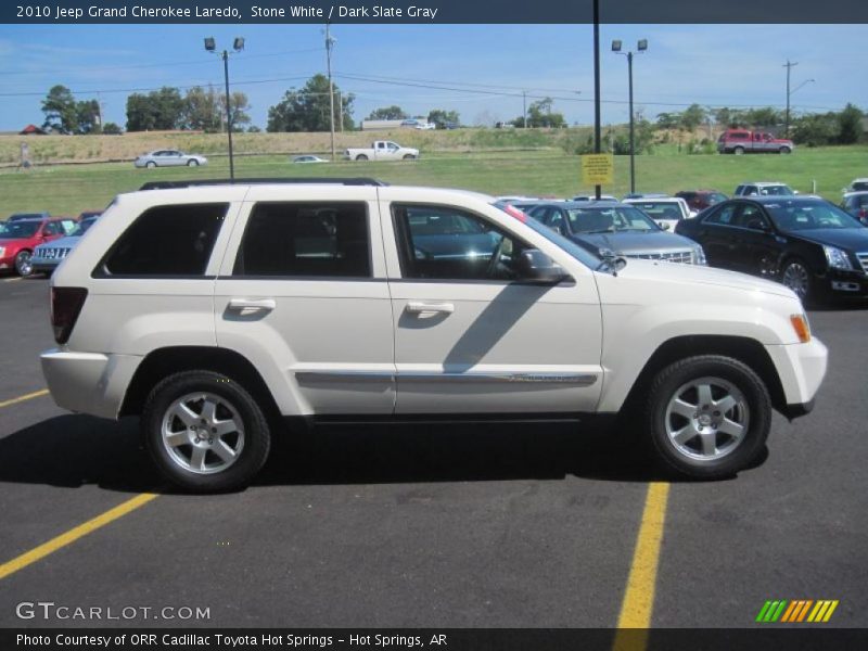 Stone White / Dark Slate Gray 2010 Jeep Grand Cherokee Laredo