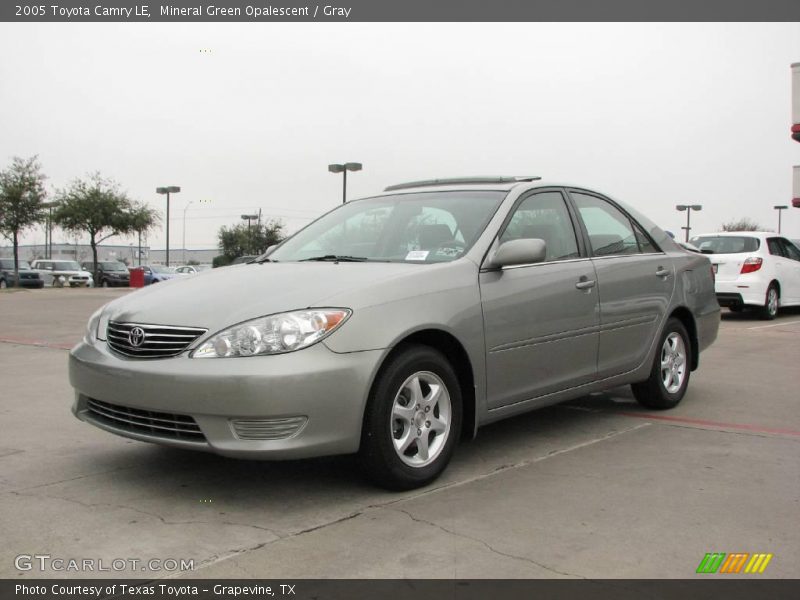 Mineral Green Opalescent / Gray 2005 Toyota Camry LE