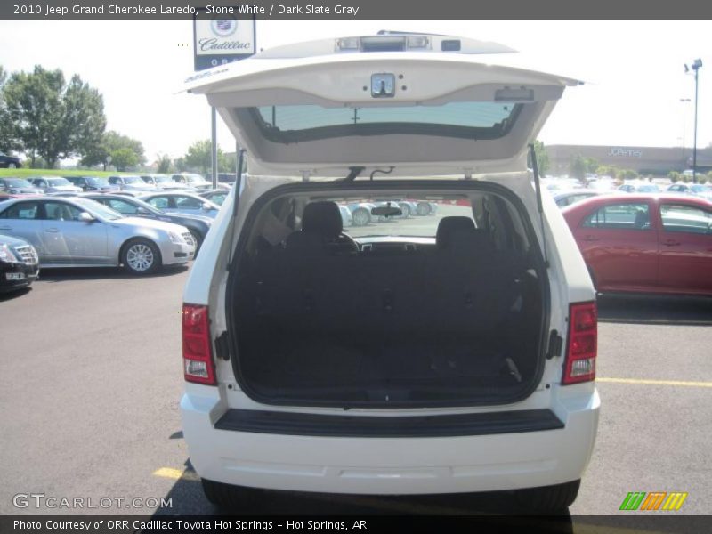 Stone White / Dark Slate Gray 2010 Jeep Grand Cherokee Laredo