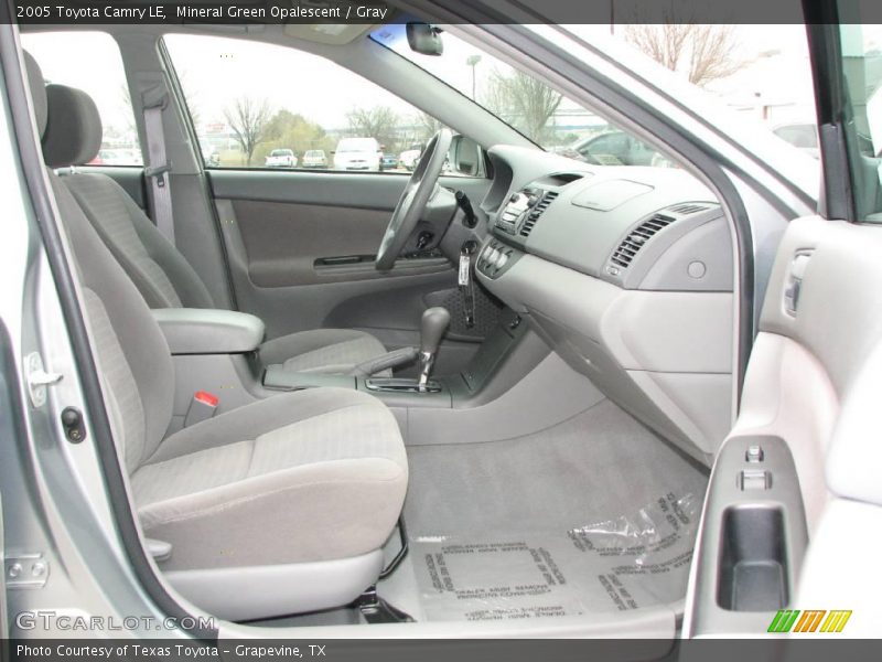 Mineral Green Opalescent / Gray 2005 Toyota Camry LE