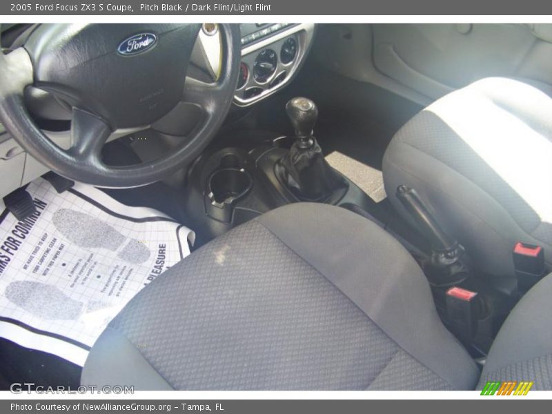 Pitch Black / Dark Flint/Light Flint 2005 Ford Focus ZX3 S Coupe