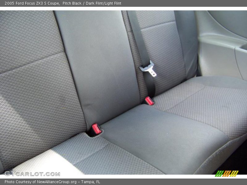 Pitch Black / Dark Flint/Light Flint 2005 Ford Focus ZX3 S Coupe