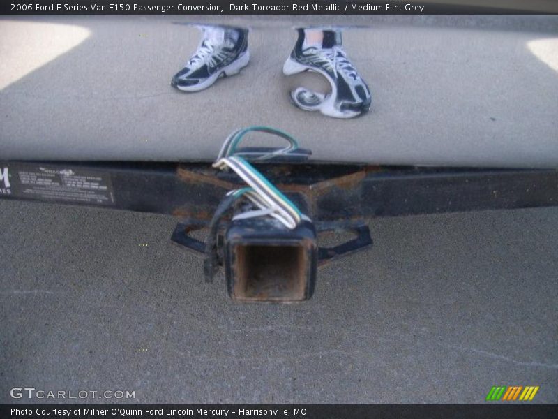 Dark Toreador Red Metallic / Medium Flint Grey 2006 Ford E Series Van E150 Passenger Conversion