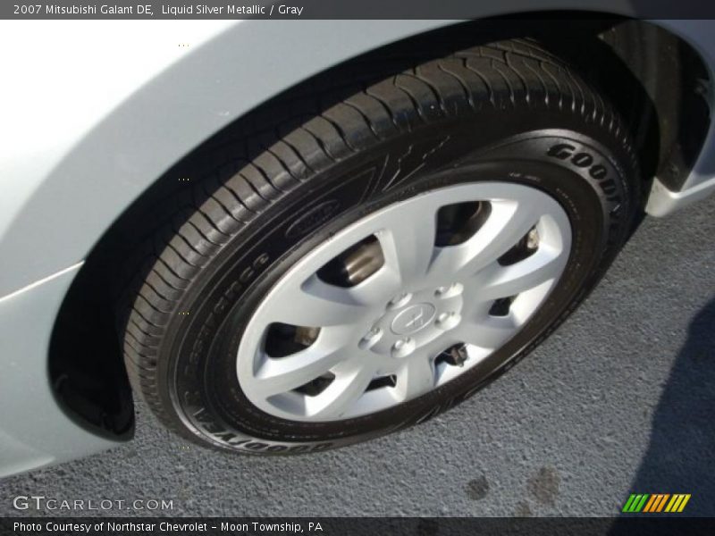 Liquid Silver Metallic / Gray 2007 Mitsubishi Galant DE