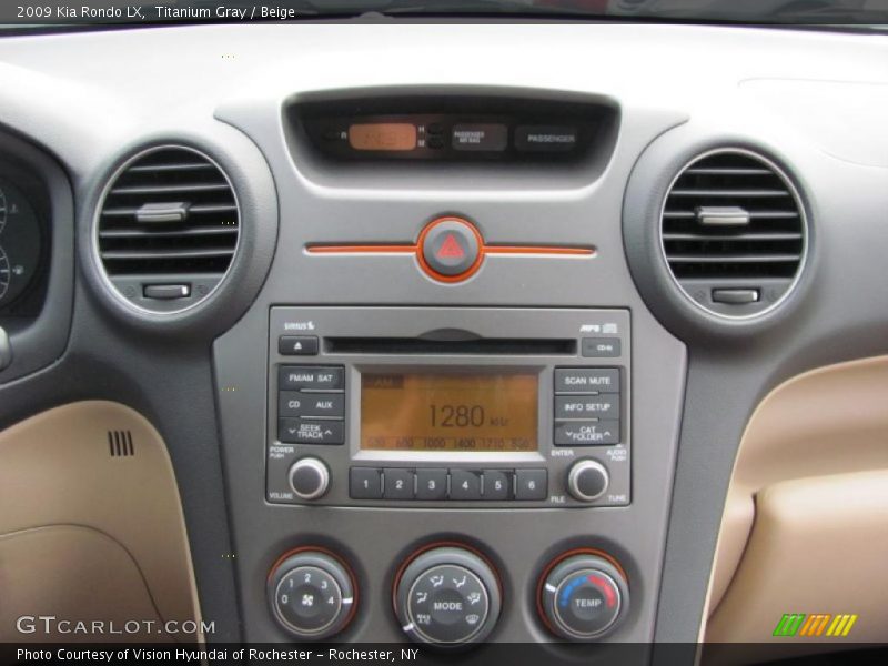 Titanium Gray / Beige 2009 Kia Rondo LX