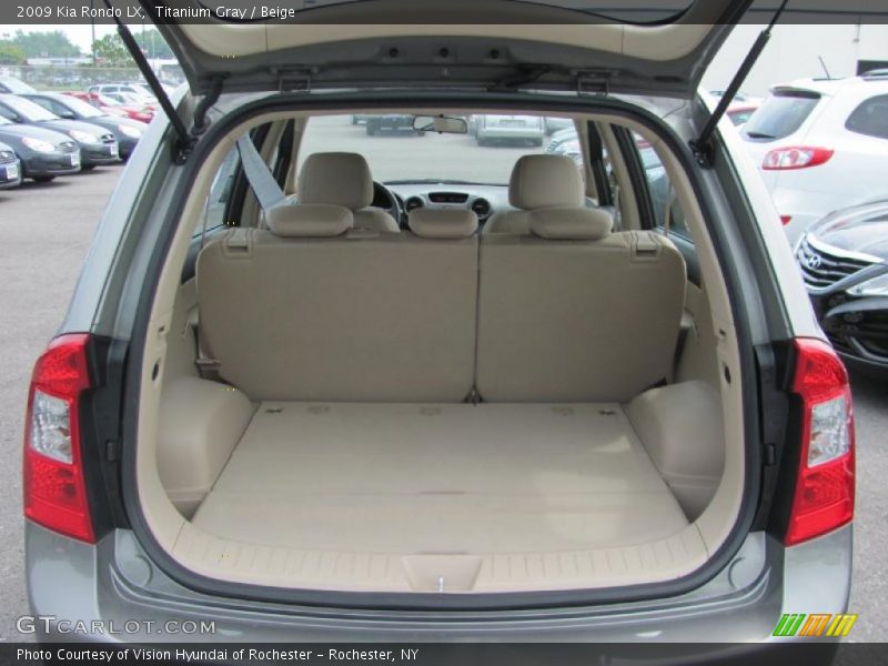 Titanium Gray / Beige 2009 Kia Rondo LX