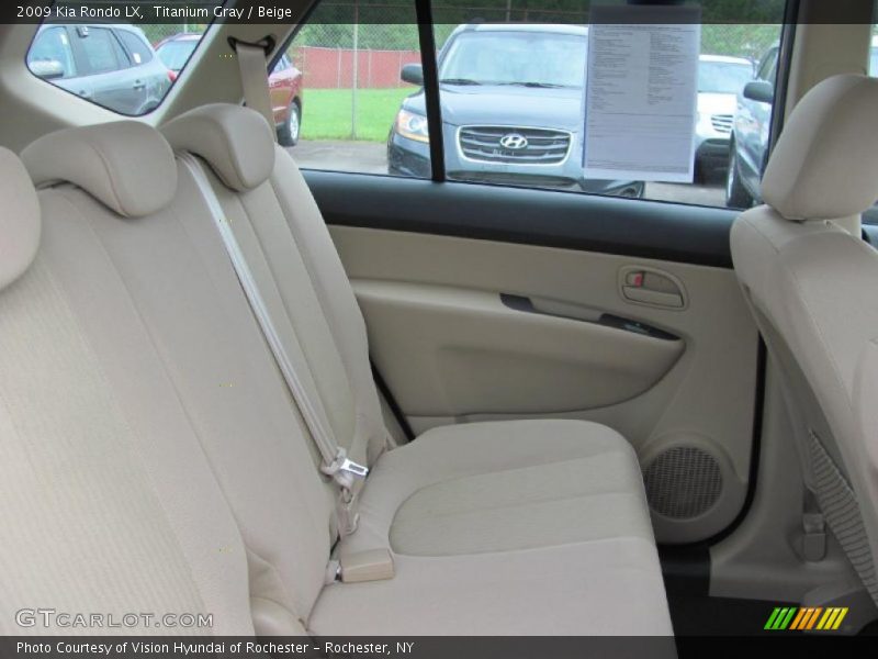Titanium Gray / Beige 2009 Kia Rondo LX