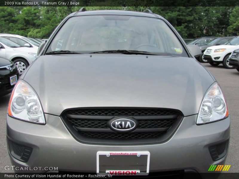 Titanium Gray / Beige 2009 Kia Rondo LX