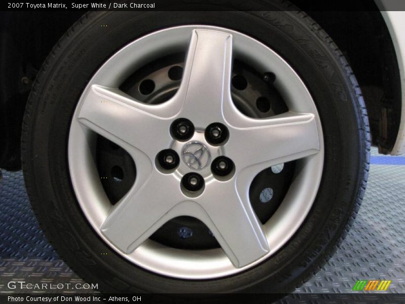 Super White / Dark Charcoal 2007 Toyota Matrix