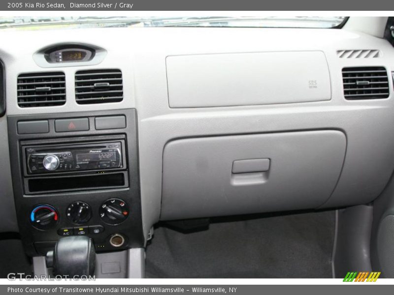 Diamond Silver / Gray 2005 Kia Rio Sedan